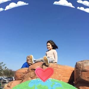 Meet your Posher, Roya